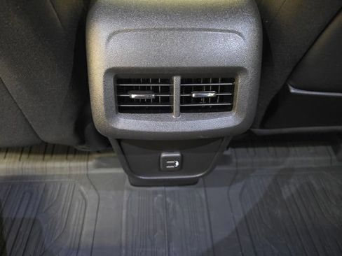 Used 2023 GMC Terrain SLE w/ Driver Convenience Package AWD/4WD image 30