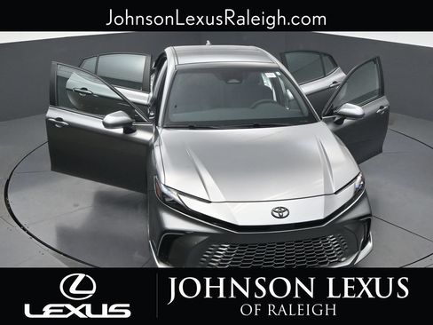 Used 2025 Toyota Camry XSE FWD image 34