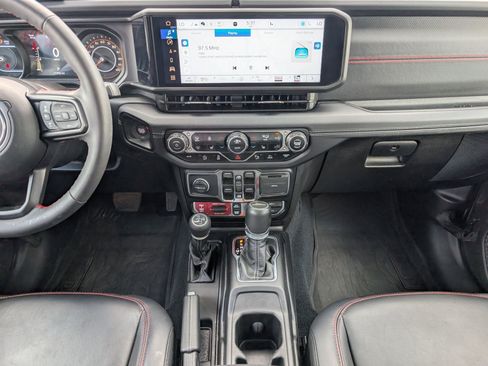 Used 2024 Jeep Gladiator Rubicon AWD/4WD image 7