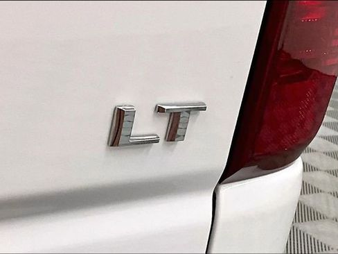 Used 2025 Chevrolet Silverado 2500 LT w/ Convenience Package image 9