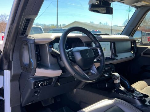 Used 2024 Ford Bronco Wildtrak image 12
