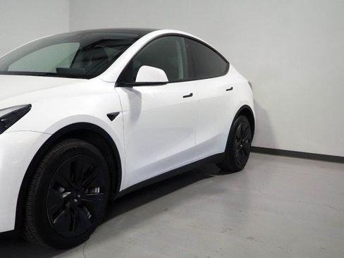 Used 2023 Tesla Model Y Long Range AWD/4WD image 46