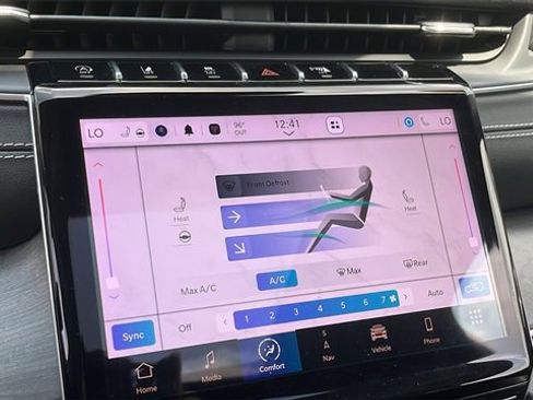 Used 2022 Jeep Grand Cherokee Limited image 15