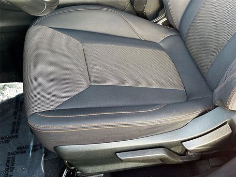 Used 2018 Subaru Crosstrek 2.0i Premium w/ Eyesight System image 19