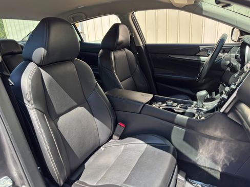 Used 2019 Nissan Maxima 3.5 SV w/ Floor Mat Group FWD image 32