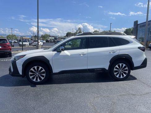 Certified 2024 Subaru Outback Touring XT AWD/4WD image 3