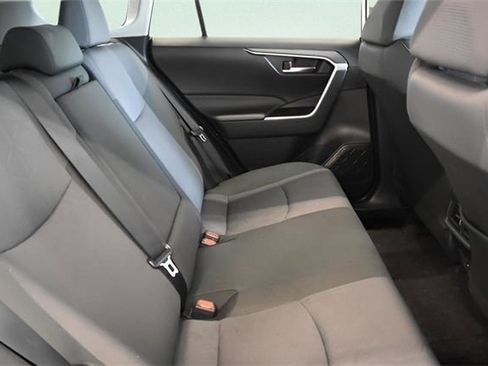 Used 2025 Toyota RAV4 XLE image 19