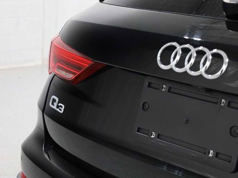 Used 2024 Audi Q3 2.0T Premium w/ Convenience Package image 8