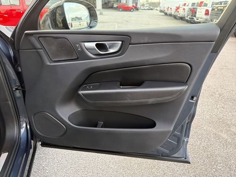 Used 2024 Volvo XC60 B5 Plus image 15