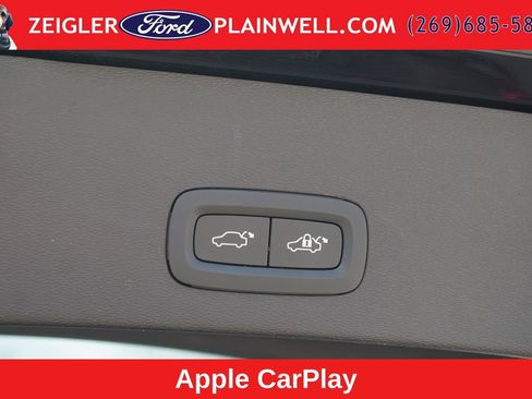 Used 2023 Volvo C40 P8 Recharge Plus AWD/4WD image 11