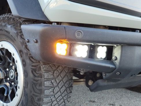 Used 2021 Ford Bronco Badlands image 10