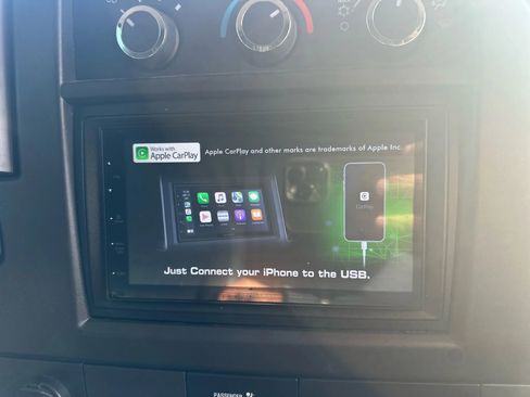 Used 2019 Chevrolet Express 2500 w/ Driver Convenience Package image 15