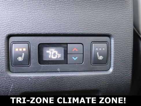 Used 2025 Mitsubishi Outlander AWD image 24