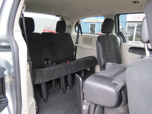Used 2011 Dodge Grand Caravan Mainstreet w/ PWR Convenience Group image 13