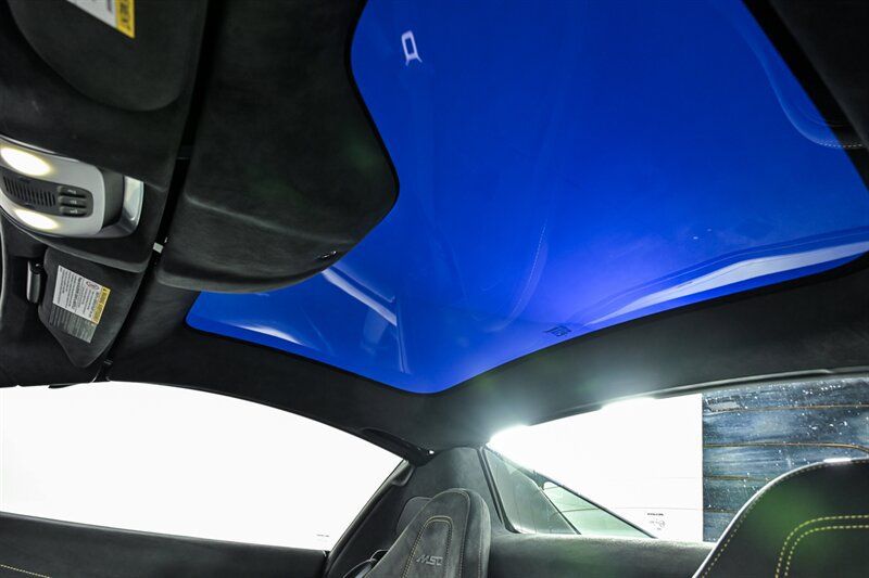 Used 2022 McLaren 765LT RWD image 31