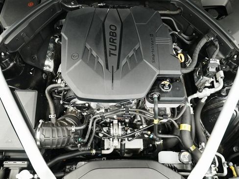 Used 2025 Genesis G70 2.5T image 46