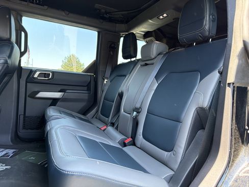 Used 2022 Ford Bronco Outer Banks AWD/4WD image 8