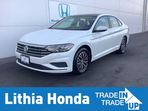 Used 2019 Volkswagen Jetta SE FWD image 1