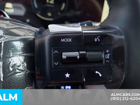 Used 2025 Hyundai Santa Fe Calligraphy image 32