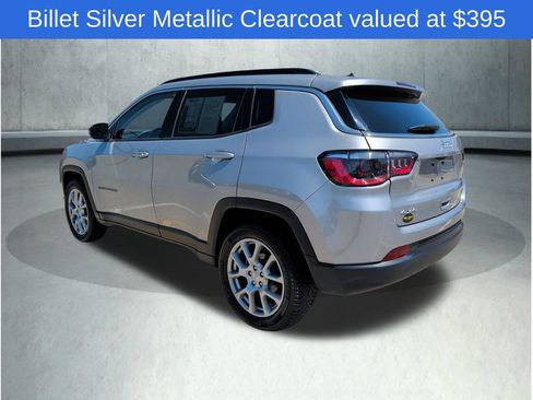 Used 2022 Jeep Compass Latitude AWD/4WD image 3
