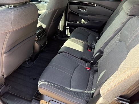 Used 2024 Honda Pilot Sport image 18