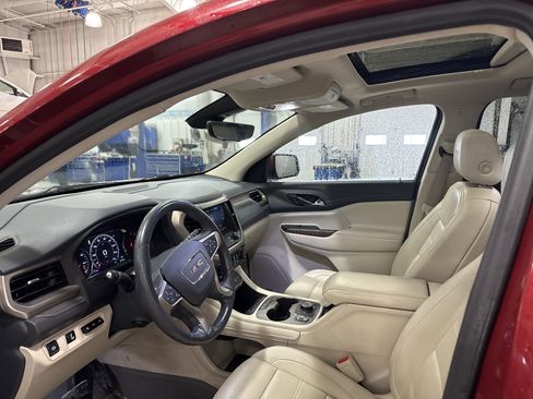 Used 2021 GMC Acadia Denali w/ Denali Ultimate Package image 9