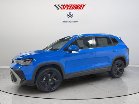 Used 2025 Volkswagen Taos SEL AWD/4WD image 11