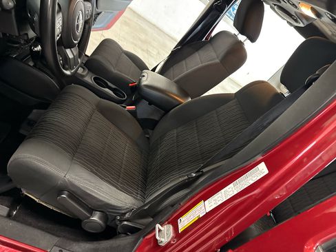 Used 2012 Jeep Wrangler Unlimited Sport image 9