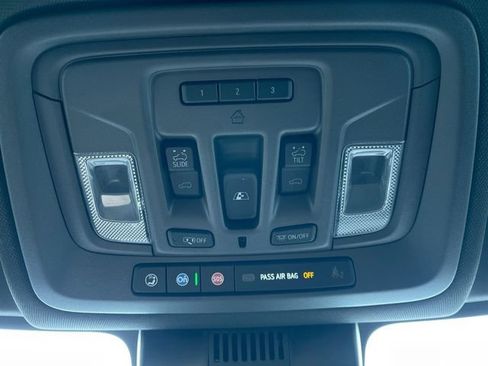 Used 2024 GMC Sierra 1500 Denali w/ Technology Package AWD/4WD image 39