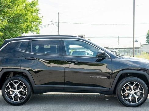 Used 2024 Jeep Compass Limited AWD/4WD image 5
