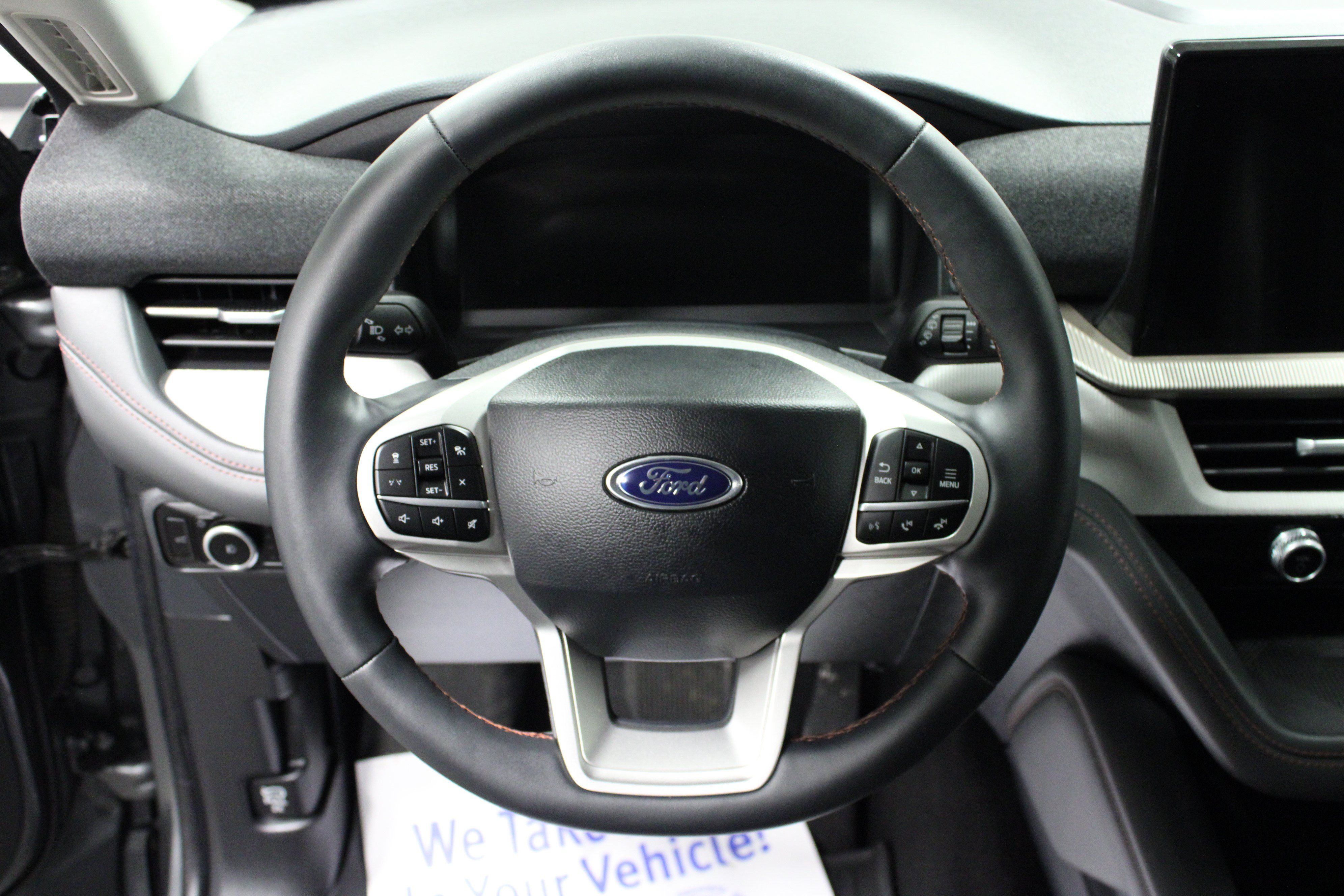 Used 2025 Ford Explorer Active w/ Active Comfort Package AWD/4WD image 18