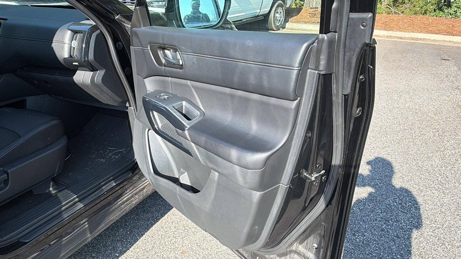 Used 2024 Nissan Pathfinder SV AWD/4WD image 18
