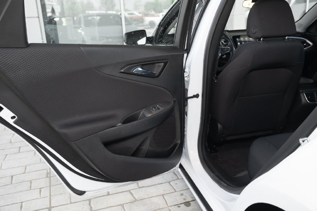 Used 2023 Chevrolet Malibu LT FWD image 37