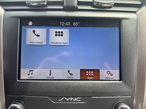 Used 2019 Ford Fusion SE FWD image 23