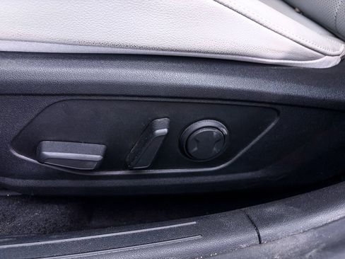 Used 2024 Hyundai Elantra Limited FWD image 21