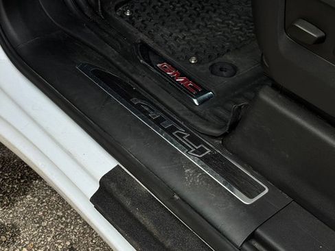Used 2023 GMC Sierra 1500 AT4 w/ AT4 Preferred Package AWD/4WD image 11