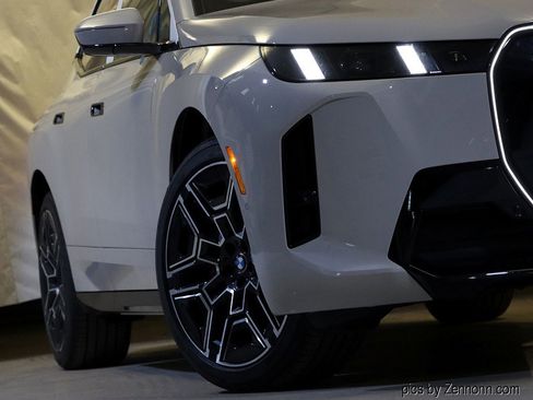 Used 2026 BMW iX xDrive45 image 3