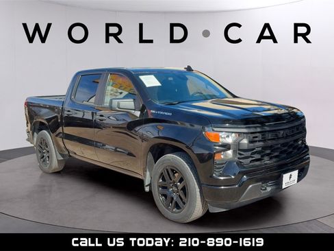 Used 2022 Chevrolet Silverado 1500 Custom image 1
