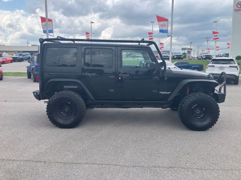 Used 2015 Jeep Wrangler Unlimited Sport w/ Connectivity Group AWD/4WD image 8