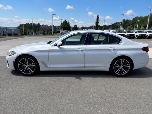 Used 2022 BMW 530i xDrive w/ Convenience Package AWD/4WD image 6