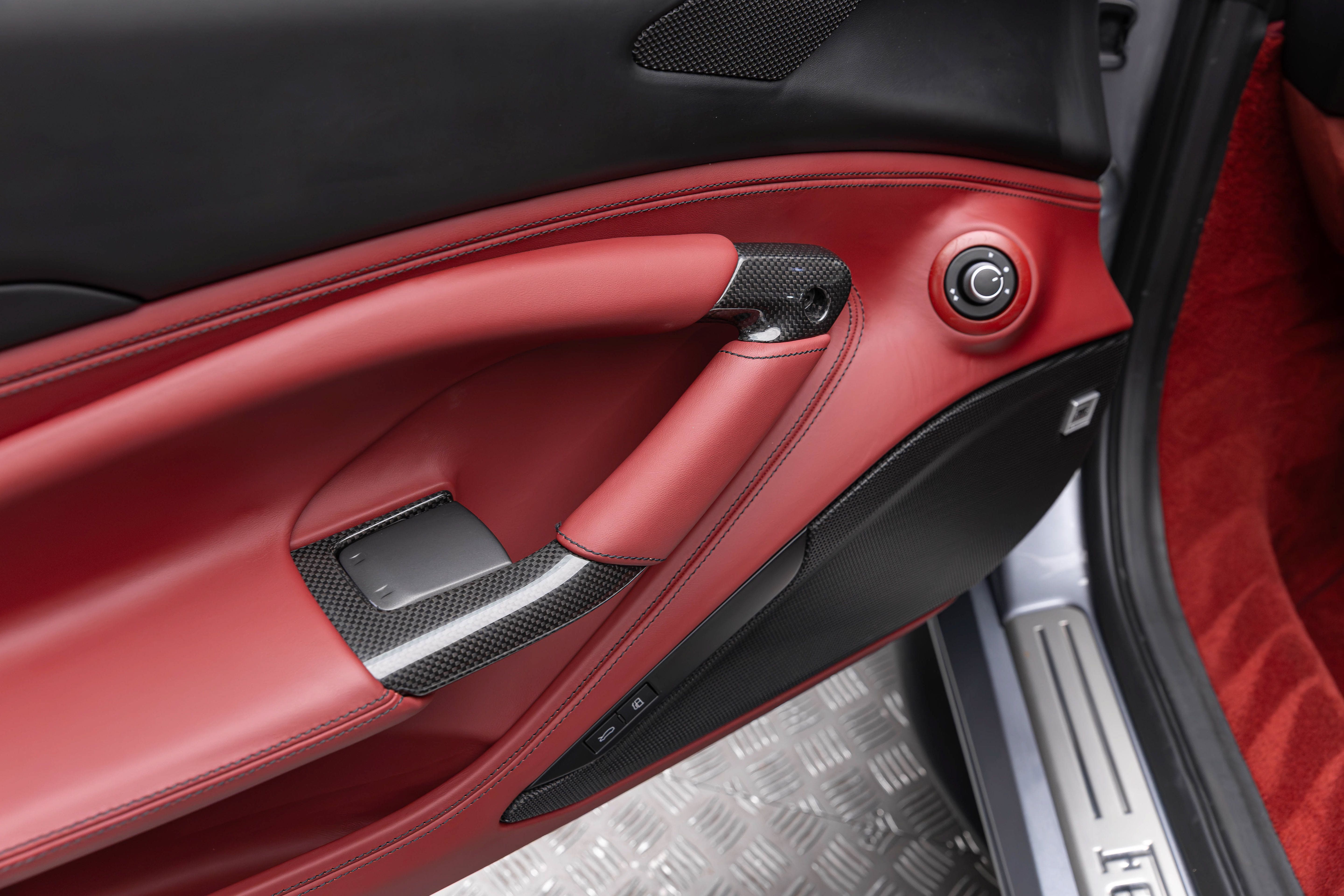 Used 2020 Ferrari F8 Tributo RWD image 12