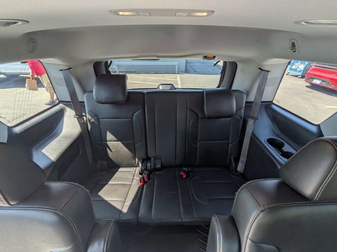 Used 2016 GMC Yukon SLT w/ Open Road Package AWD/4WD image 9