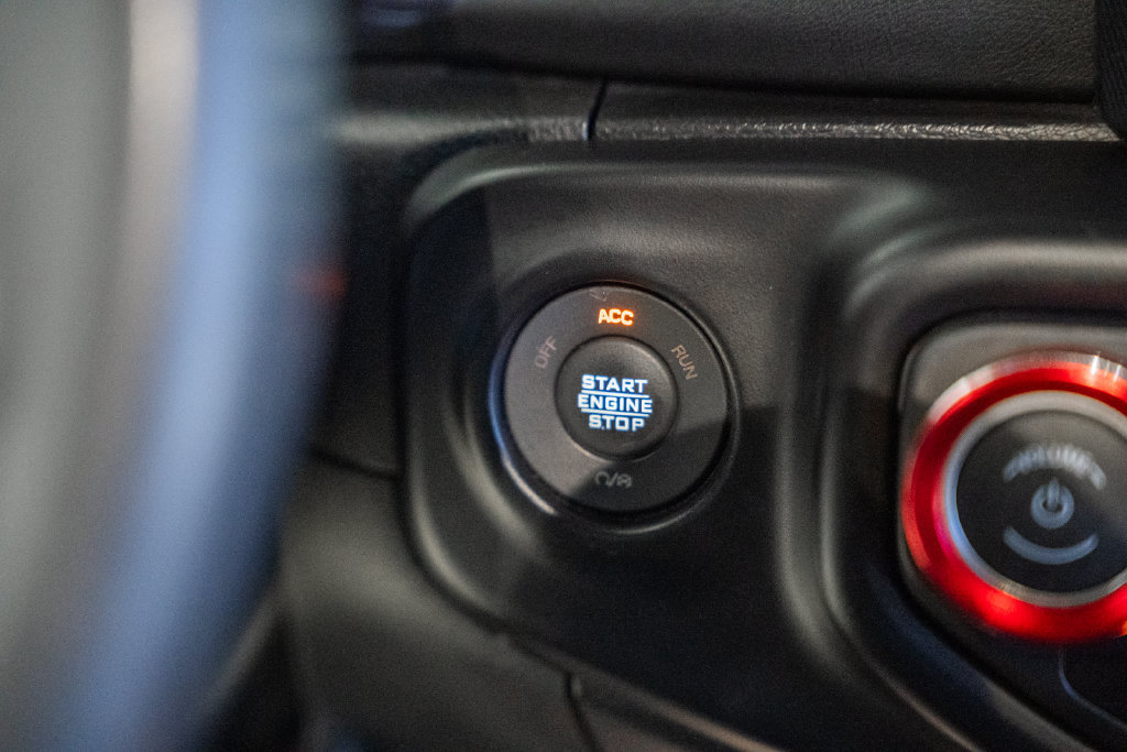 Used 2023 Jeep Wrangler Unlimited Sahara AWD/4WD image 21