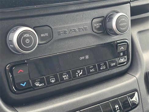 New 2024 RAM ProMaster 3500 w/ Premium Convenience Group image 19
