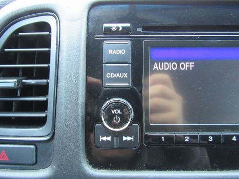 Used 2018 Honda HR-V LX image 40