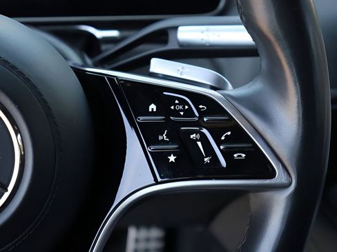 Used 2022 Mercedes-Benz S 500 4MATIC w/ AMG Line Package image 33