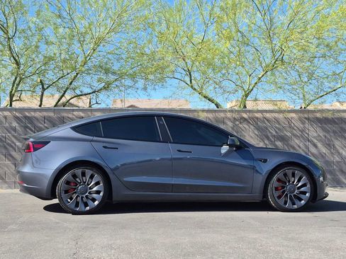 Used 2022 Tesla Model 3 Performance image 9