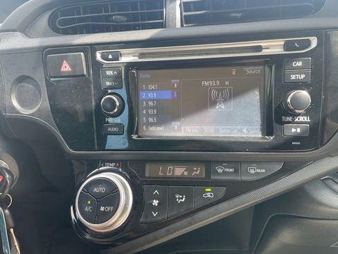 Used 2015 Toyota Prius C One image 18