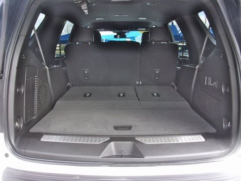 Used 2023 Chevrolet Tahoe Z71 w/ Luxury Package image 32