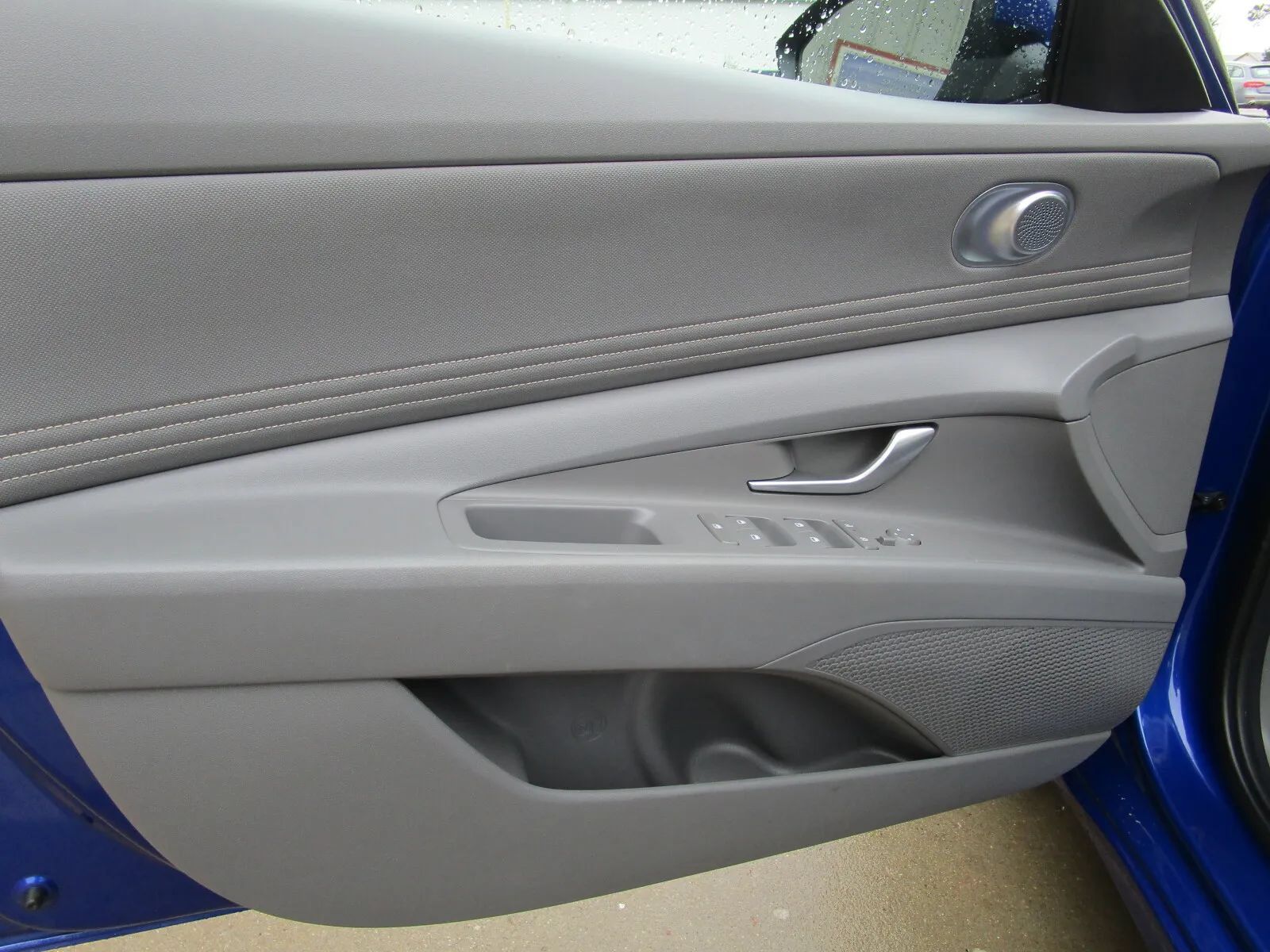 Used 2025 Hyundai Elantra SEL FWD image 15